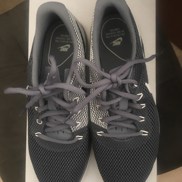 Women’s Nike tanjun Racer shoe grey size 7 - Picture 3 of 5